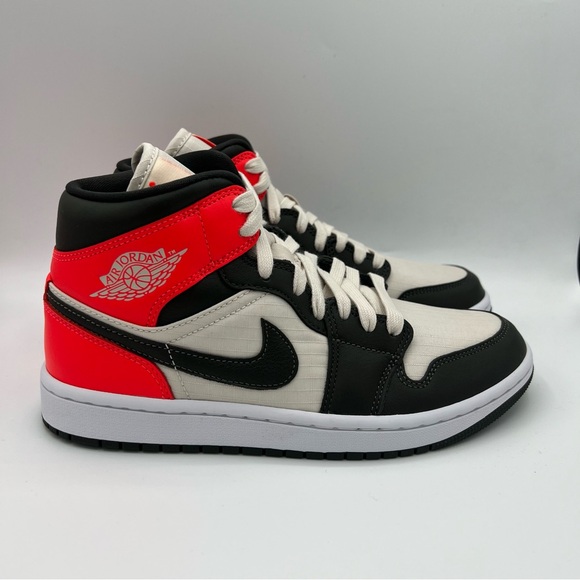 NWB Air Jordan 1 Mid SE Light Orewood Brown/ Newsprint Sneakers - Picture 3 of 8